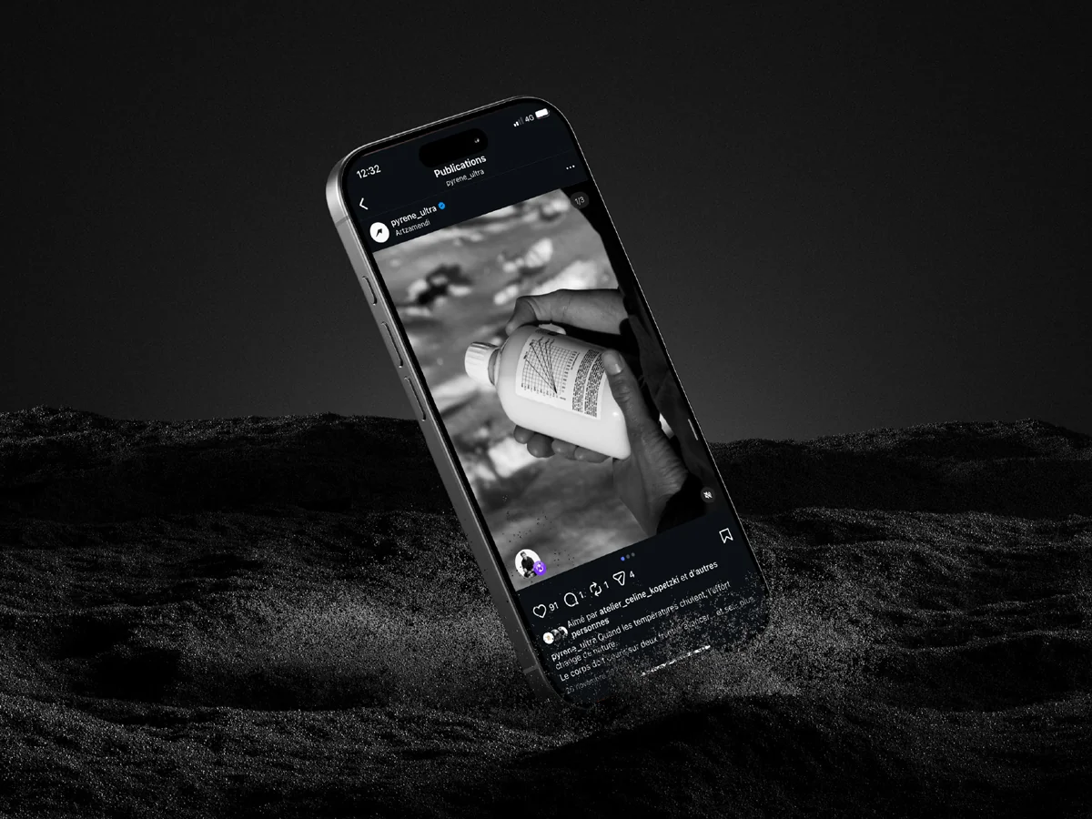 Pyrene® détail typographique — caractères custom avec coupes ink-trap